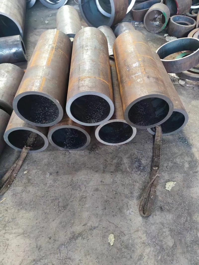 扎兰屯扎兰屯扎兰屯12Cr1MovG无缝钢管切割